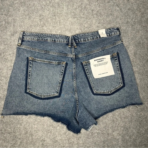 Good American The Bombshell Short. Sz: 16 - Picture 12 of 14